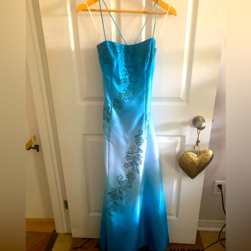Women’s beaded formal evening prom blue silver white dress y2k vintage Jump